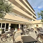 Hotel Old River