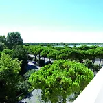 Отель Old River