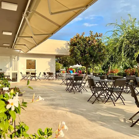 Szálloda Old River 2*