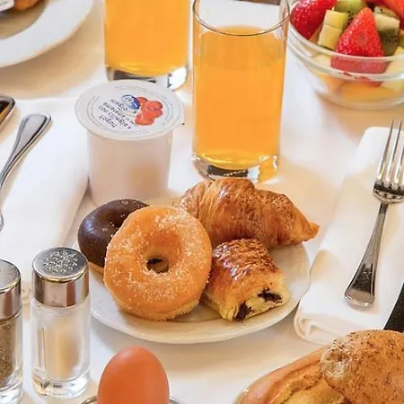 Old River Szálloda 2*