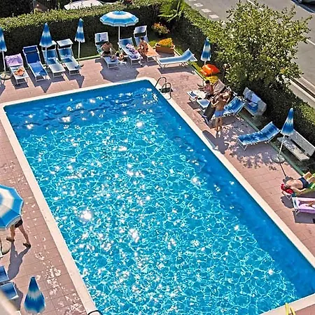 Hotel Old River