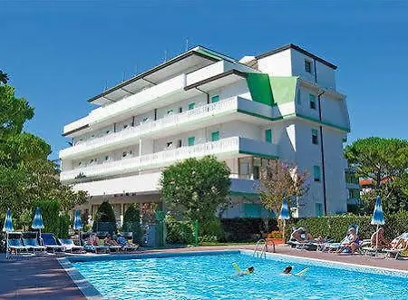 Old River Hotel 2*